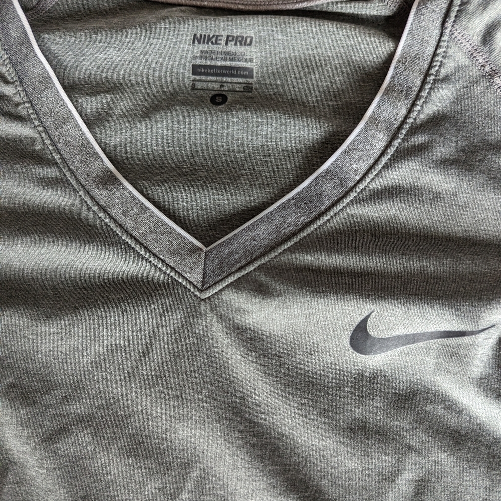 Nike Pro Tee - Picture 2 of 6